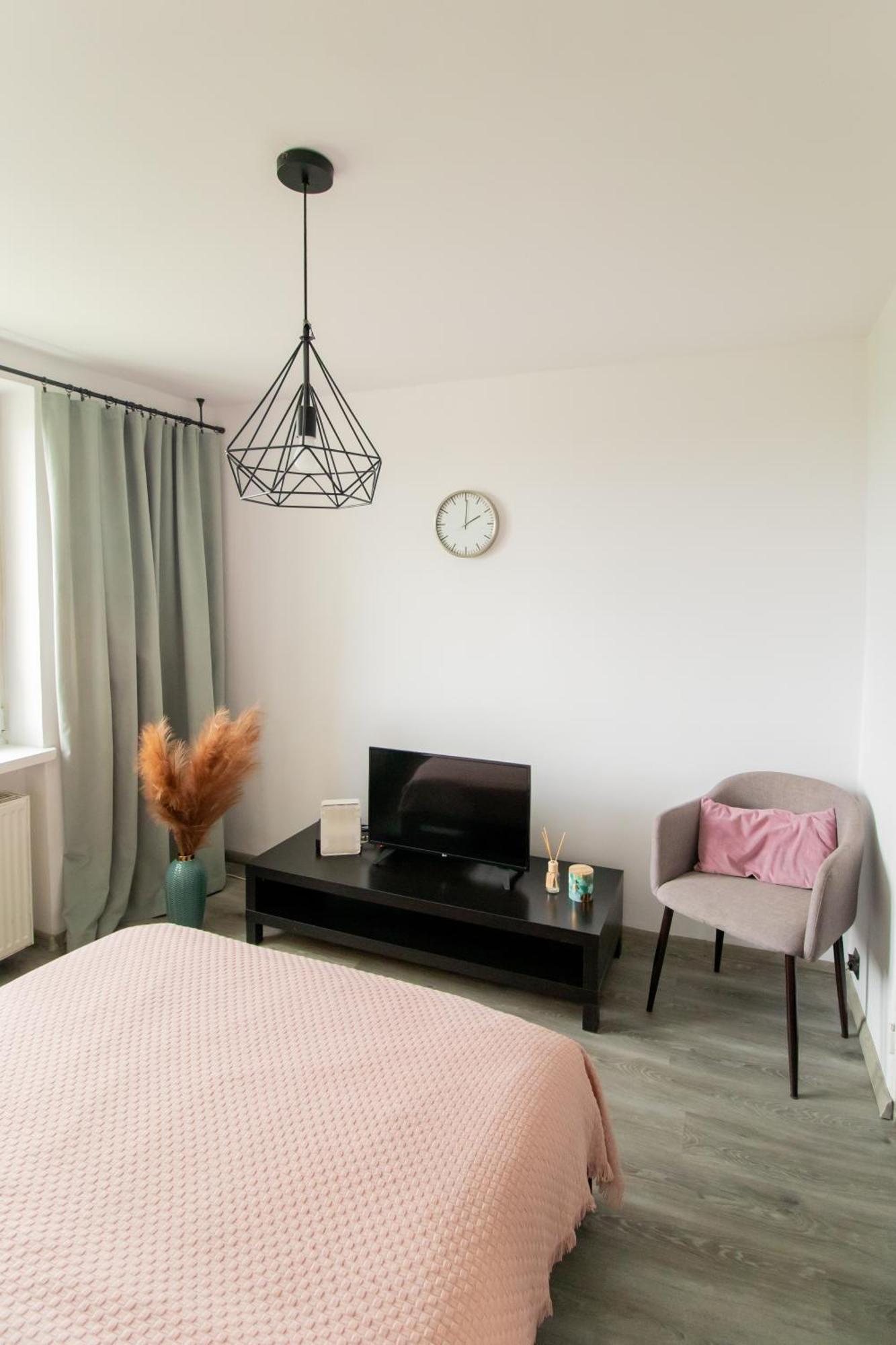 Piotrapartments - Daleka Cozy Train&Airport Apartment Warsaw Exterior photo