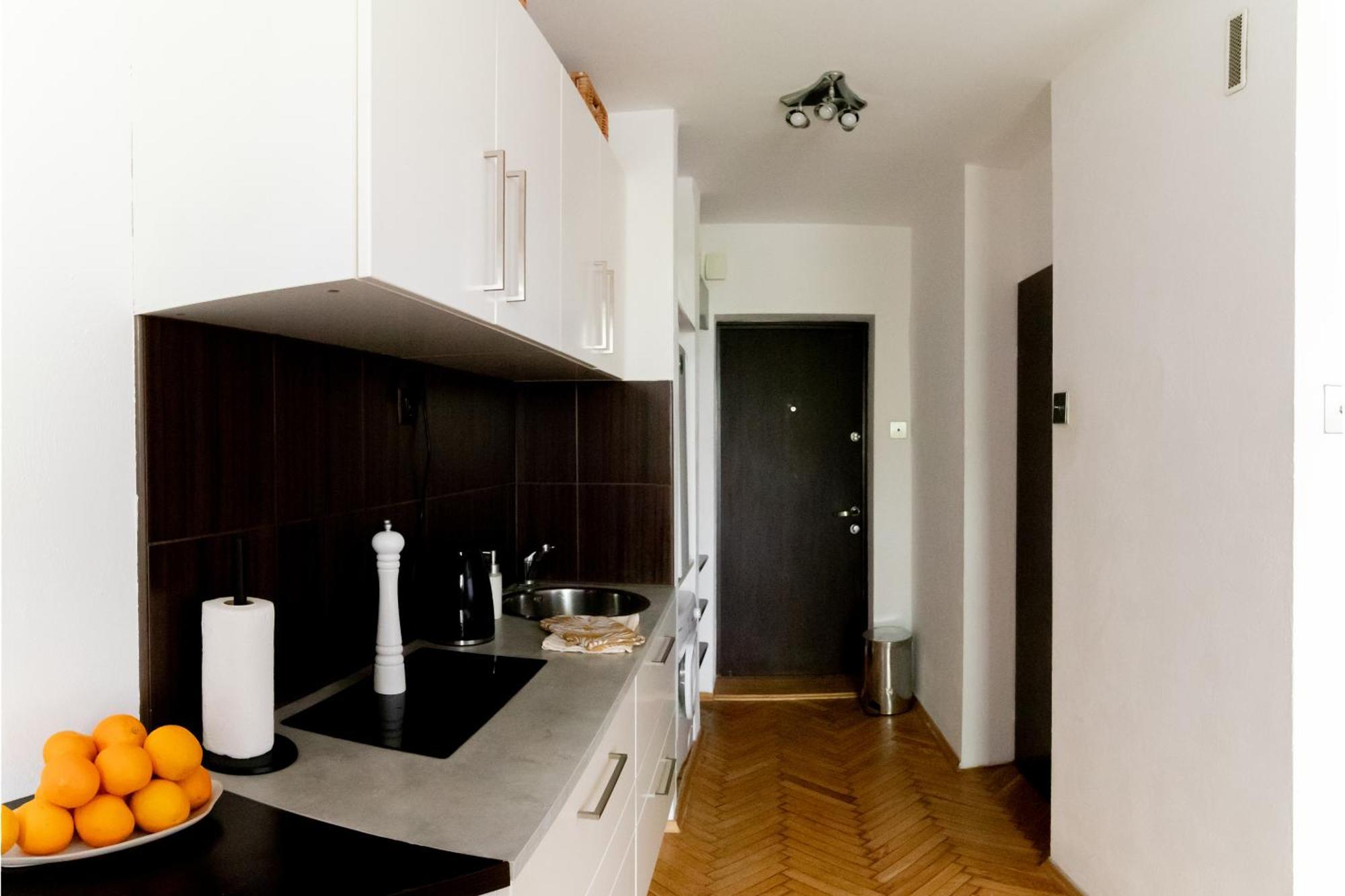 Piotrapartments - Daleka Cozy Train&Airport Apartment Warsaw Exterior photo